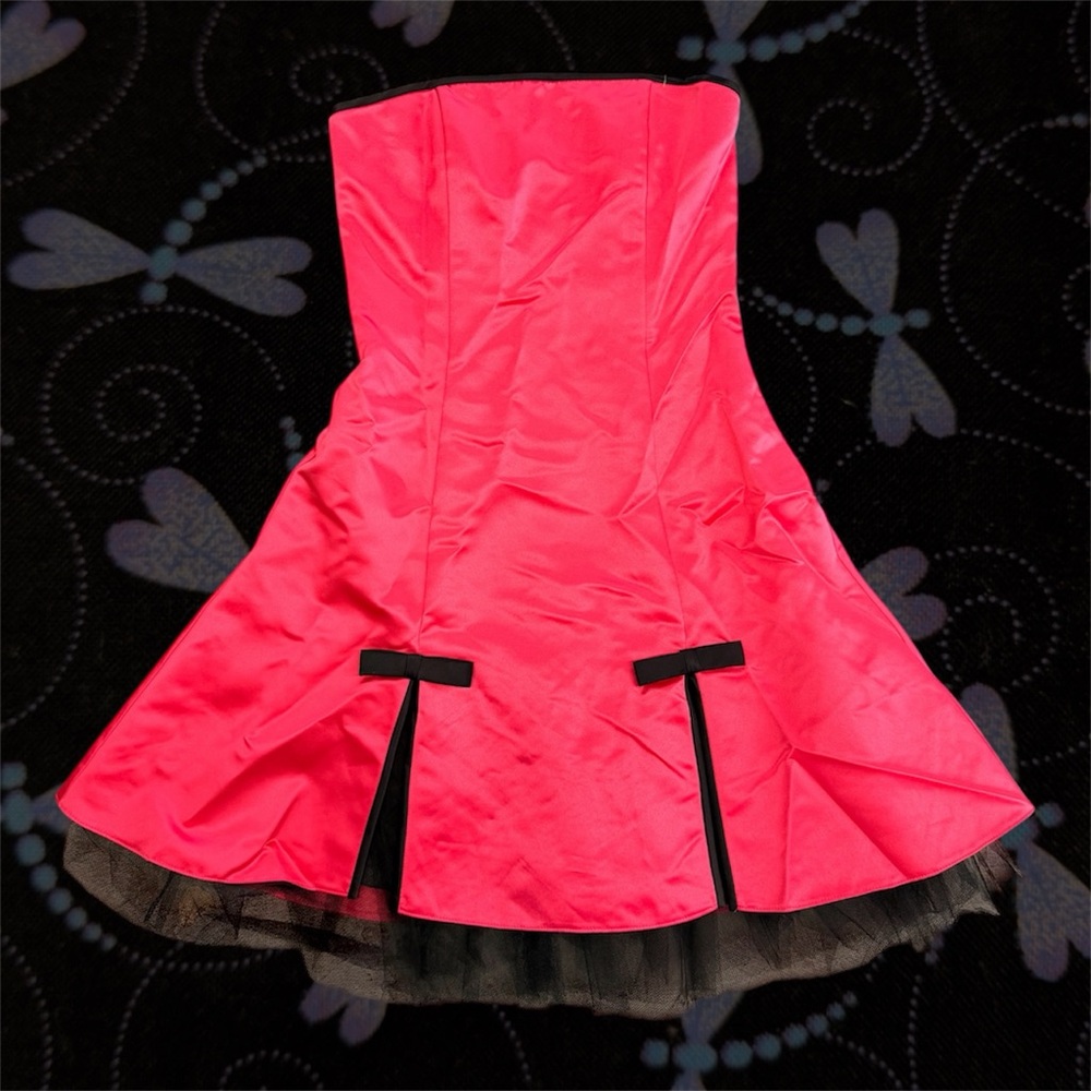 Jessica McClintock Hot Pink Strapless Party Dress with Black Trim and Tulle